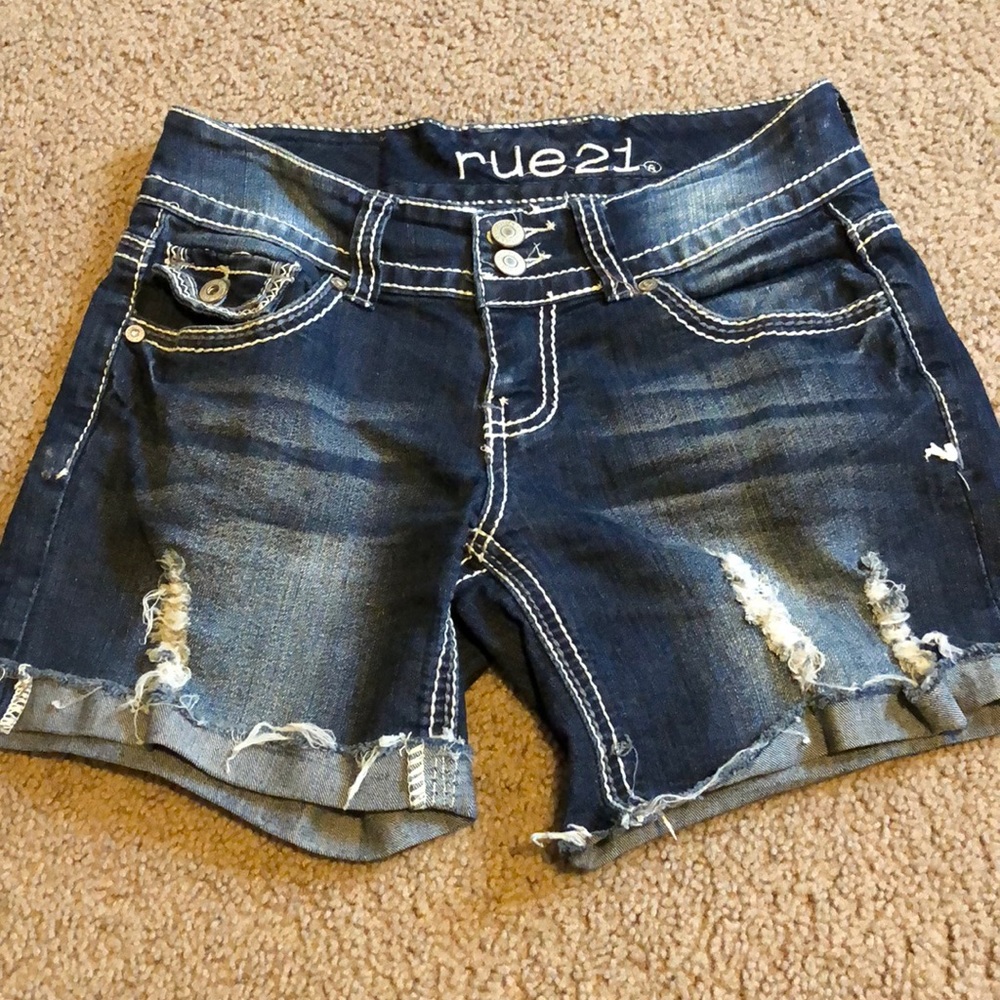 Rue 21 denim jean shorts! (Distressed)